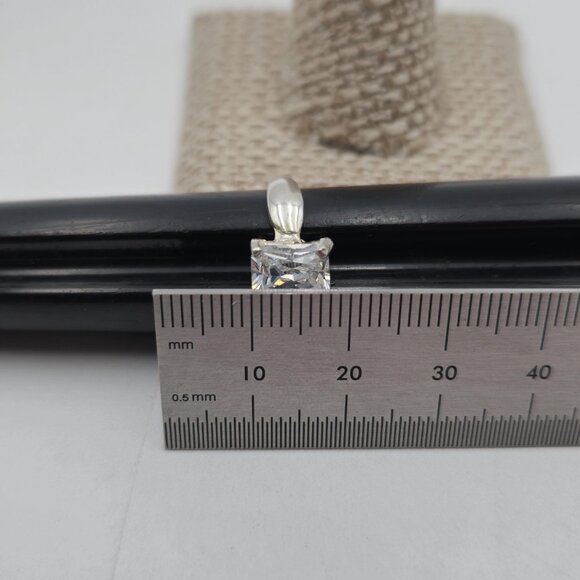 Size 7 Sterling Silver Rectangle Cubic Zirconia Clear Gem Ring A3746 - Picture 8 of 9